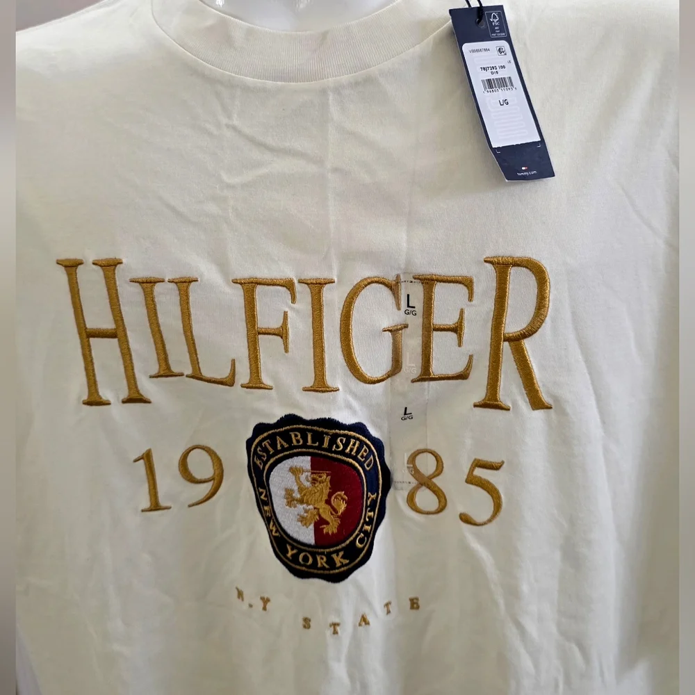 Tommy Hilfiger Men’s “Flagship” Crest Embroidered T-Shirt Sz Large New with Tags - Picture 2 of 7